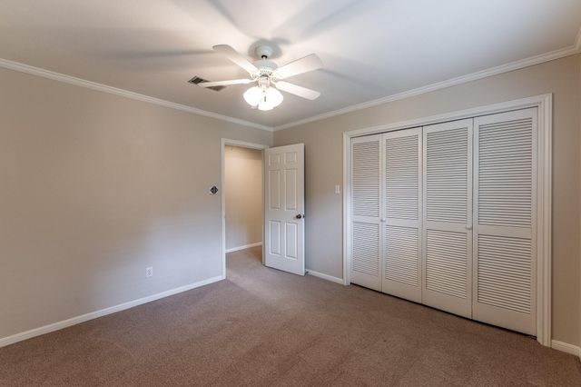 104 Oakview Circle, Huntsville, TX 77340