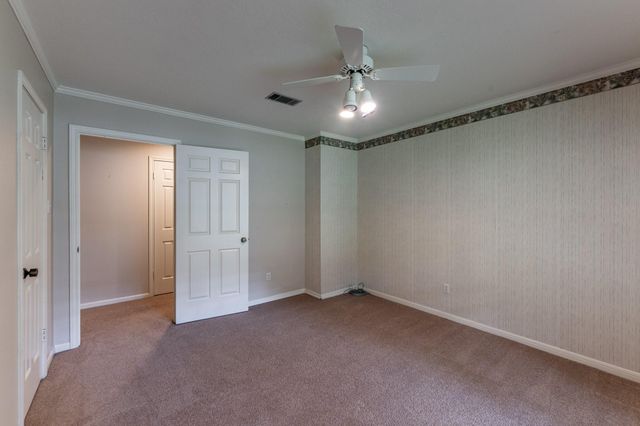 104 Oakview Circle, Huntsville, TX 77340