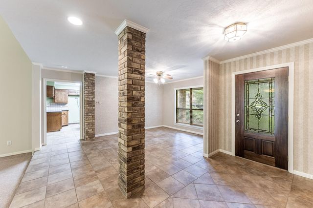 104 Oakview Circle, Huntsville, TX 77340