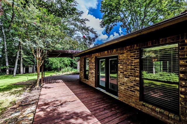 104 Oakview Circle, Huntsville, TX 77340