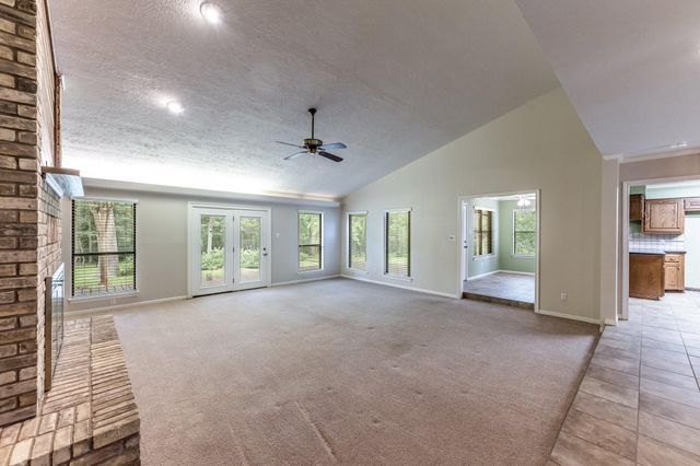 104 Oakview Circle, Huntsville, TX 77340