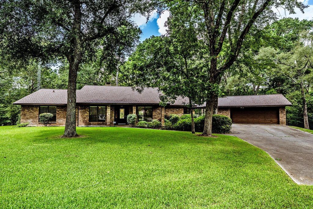 104 Oakview Circle, Huntsville, TX 77340