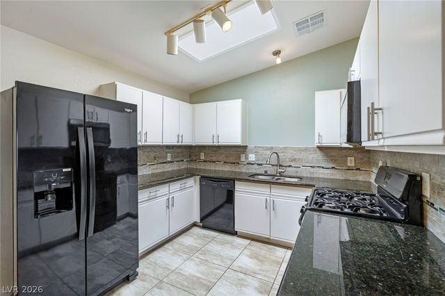 2204 Port Avenue, Las Vegas, NV 89106