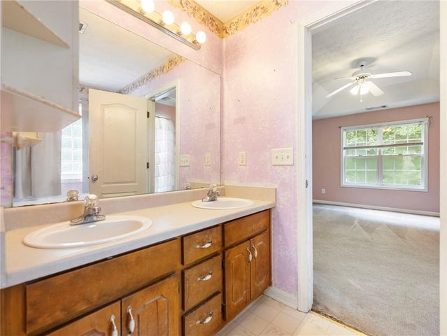 212 Cobblestone Lane, Mcdonough, GA 30252