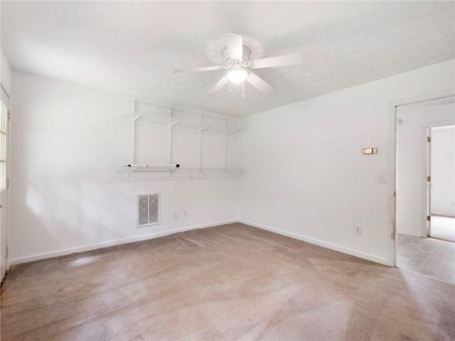 212 Cobblestone Lane, Mcdonough, GA 30252
