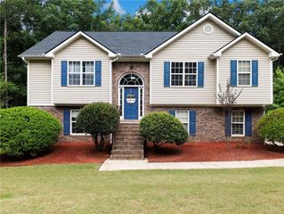 212 Cobblestone Lane, Mcdonough, GA 30252