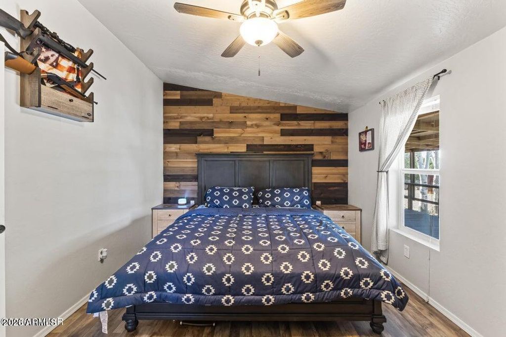 Image 17 of property listing at 480 FREEDOM Lane, Show Low, AZ 85901