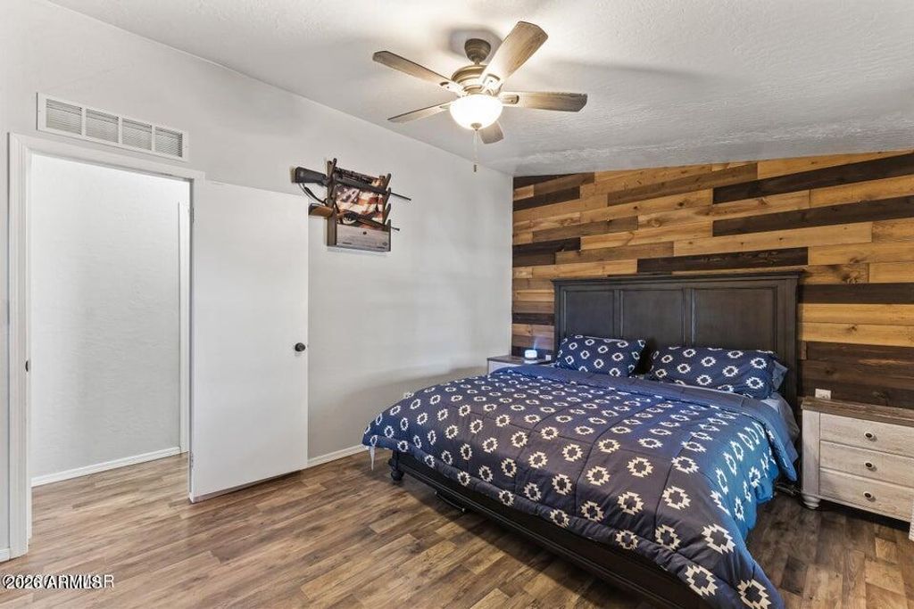Image 18 of property listing at 480 FREEDOM Lane, Show Low, AZ 85901