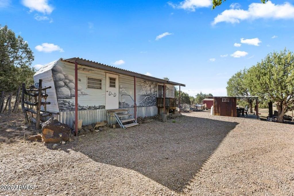 Image 28 of property listing at 480 FREEDOM Lane, Show Low, AZ 85901