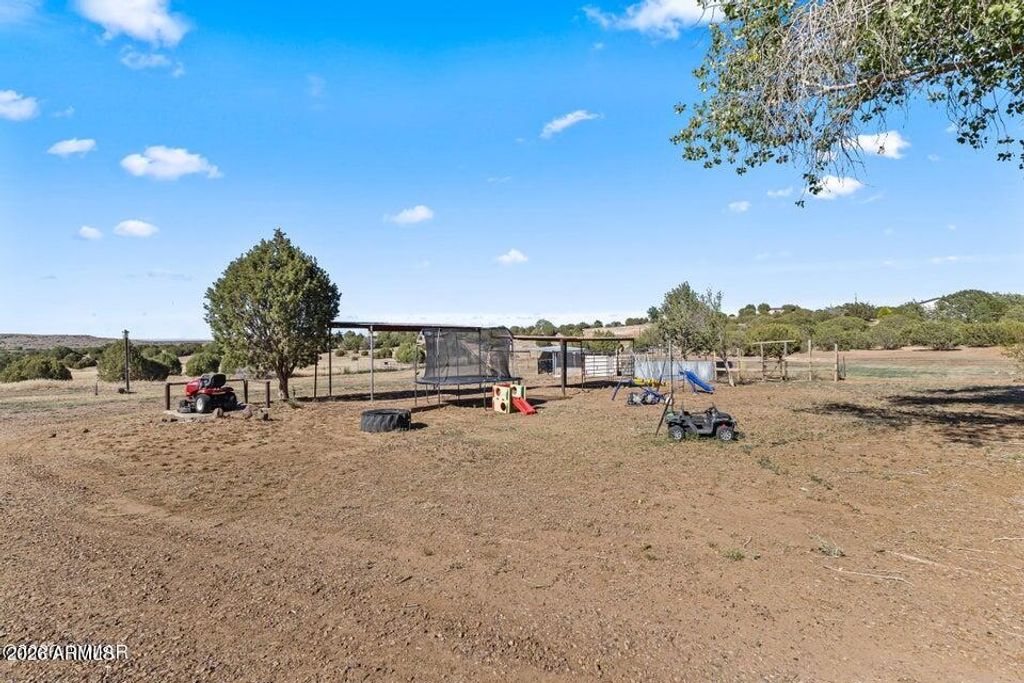 Image 31 of property listing at 480 FREEDOM Lane, Show Low, AZ 85901