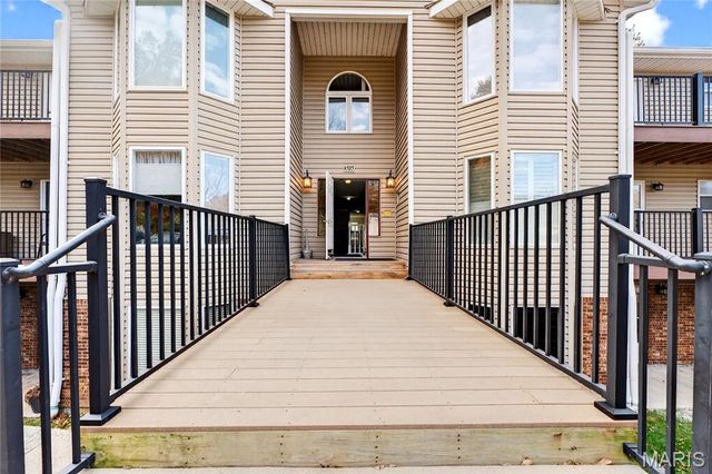 4525 Eli Drive F, St Louis, MO 63128