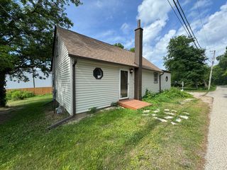 42309 N Woodbine Avenue, Antioch, IL 60002