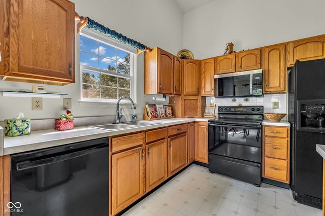 1340 Shortridge Drive, Greenwood, IN 46143