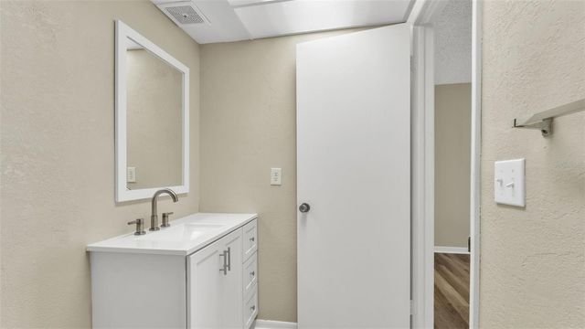 2025 SYLVESTER ROAD N101, Lakeland, FL 33803