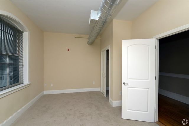 75 POCASSET Street 208, Johnston, RI 02919