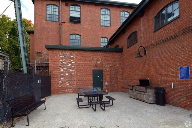 75 POCASSET Street 208, Johnston, RI 02919