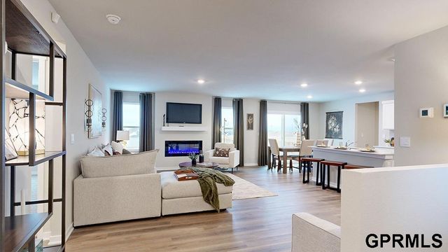 9623 N 173rd Avenue, Bennington, NE 68007