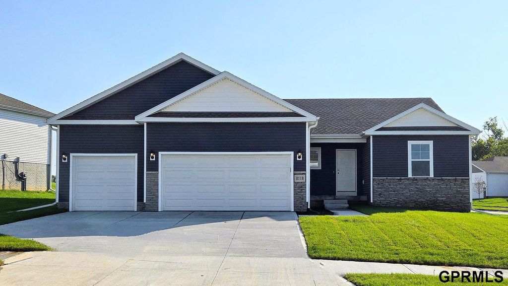 9623 N 173rd Avenue, Bennington, NE 68007