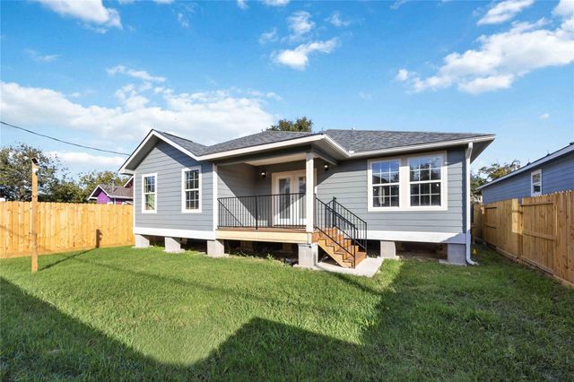 3205 Nebraska Street, Baytown, TX 77520