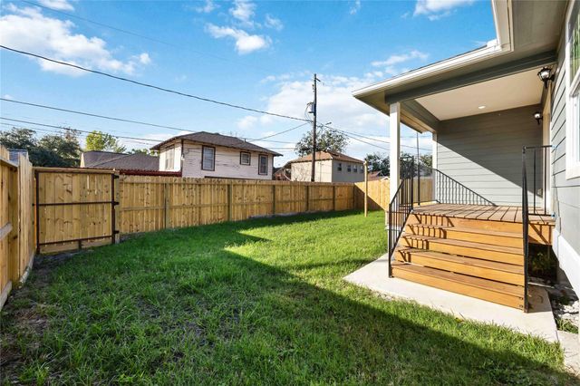 3205 Nebraska Street, Baytown, TX 77520