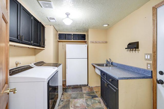 2832 W Island Loop SE, Rio Rancho, NM 87124