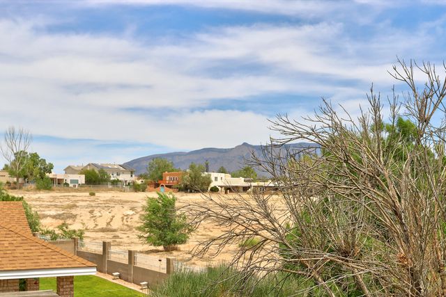 2832 W Island Loop SE, Rio Rancho, NM 87124