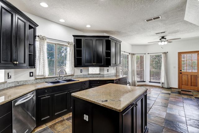 2832 W Island Loop SE, Rio Rancho, NM 87124