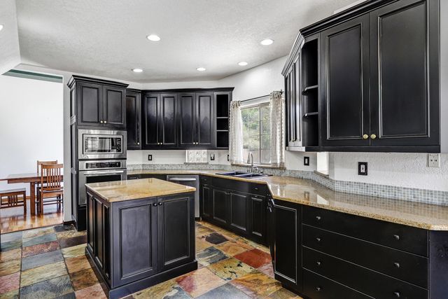 2832 W Island Loop SE, Rio Rancho, NM 87124