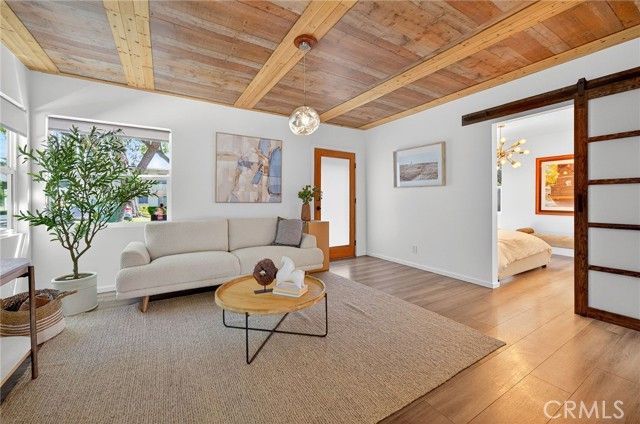 261 N Oak, Pasadena, CA 91107