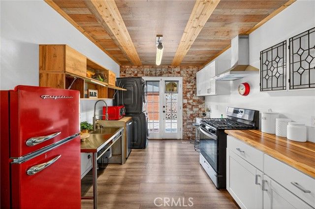 261 N Oak, Pasadena, CA 91107