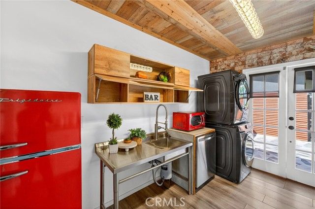 261 N Oak, Pasadena, CA 91107