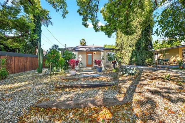 261 N Oak, Pasadena, CA 91107