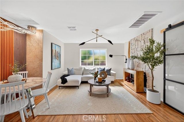 261 N Oak, Pasadena, CA 91107