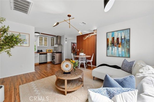 261 N Oak, Pasadena, CA 91107