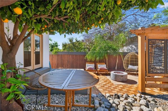 261 N Oak, Pasadena, CA 91107