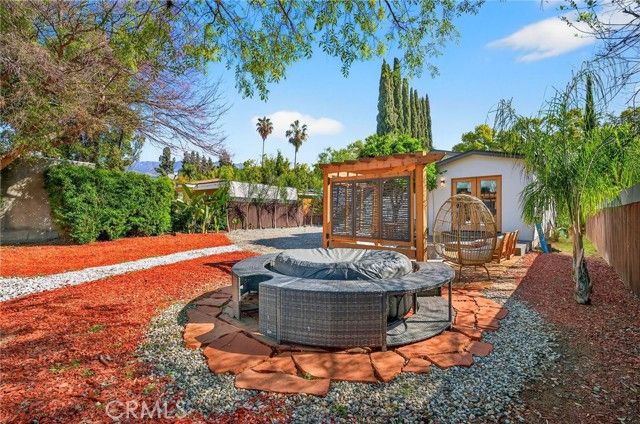 261 N Oak, Pasadena, CA 91107