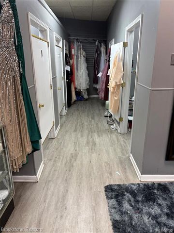 23059 Woodward Avenue, Ferndale, MI 48220