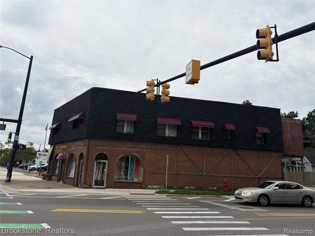 23059 Woodward Avenue, Ferndale, MI 48220
