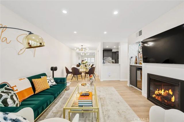 906 N Doheny Drive 318, West Hollywood, CA 90069