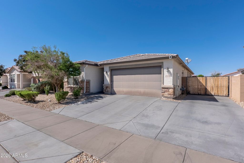 17576 W Desert Bloom Street, Goodyear, AZ 85338
