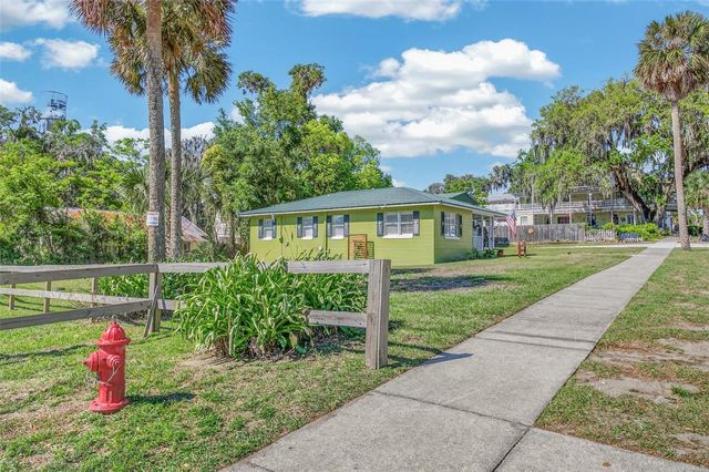 105 CENTRAL AVENUE, Crescent City, FL 32112