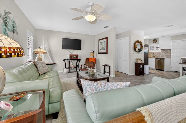 105 CENTRAL AVENUE, Crescent City, FL 32112