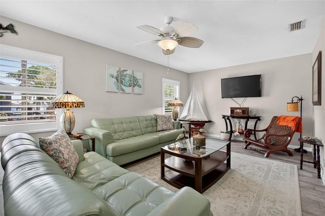 105 CENTRAL AVENUE, Crescent City, FL 32112