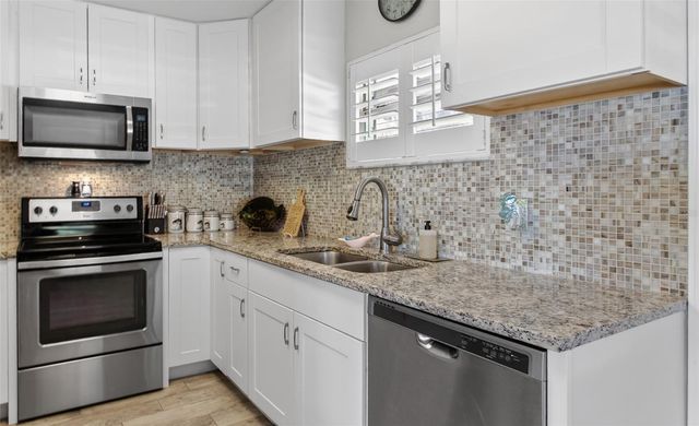 105 CENTRAL AVENUE, Crescent City, FL 32112