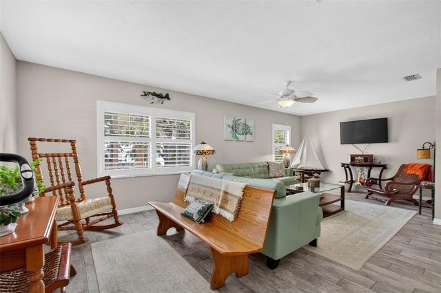 105 CENTRAL AVENUE, Crescent City, FL 32112