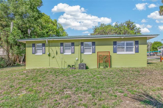 105 CENTRAL AVENUE, Crescent City, FL 32112