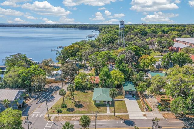105 CENTRAL AVENUE, Crescent City, FL 32112