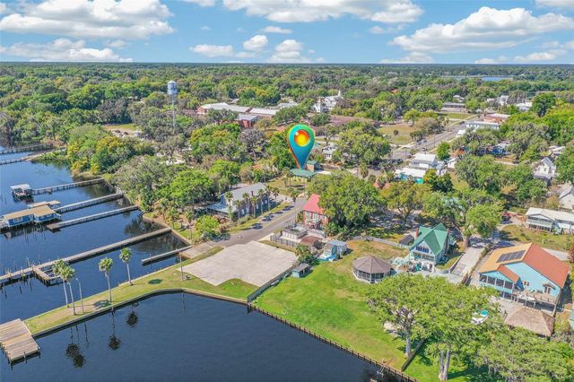 105 CENTRAL AVENUE, Crescent City, FL 32112