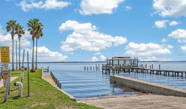 105 CENTRAL AVENUE, Crescent City, FL 32112