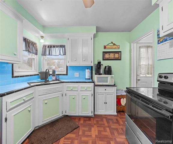 28940 Grandview Street, Inkster, MI 48141